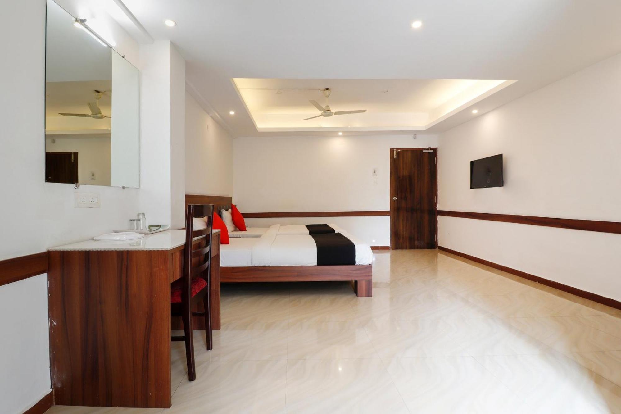 Hotel Capital O 71598 Sai Arya Residency Mangalore Exterior foto